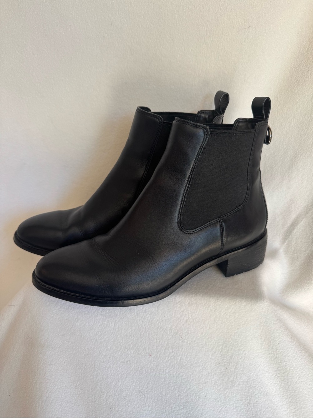 Cole Haan Women’s 9.5 Black Leather Chelsea Ankle Boots Low Heel